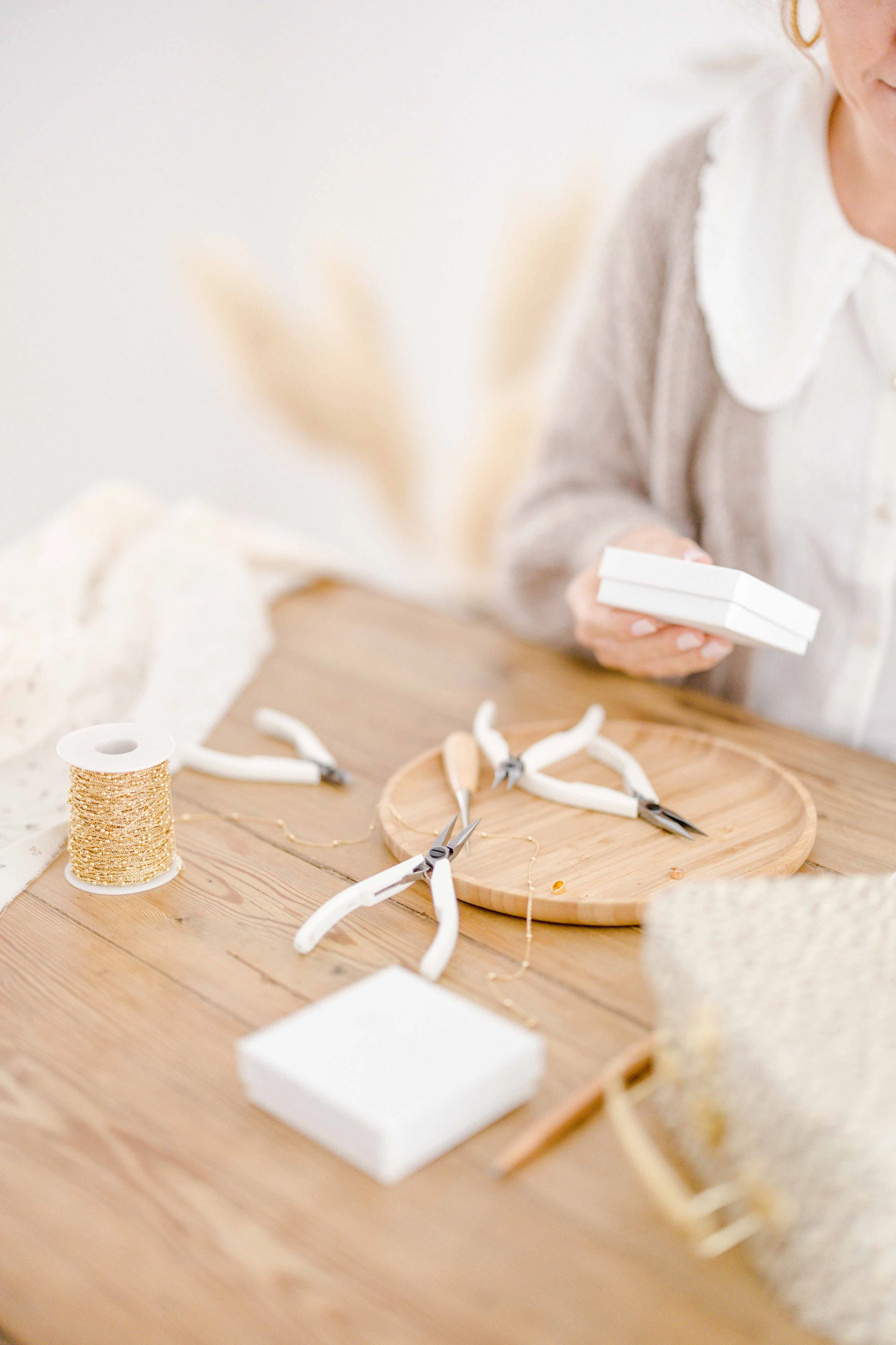 papier artisanat gris marron professionnel